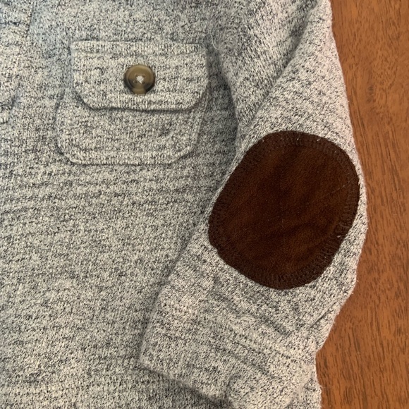 😊FREE😊 Joe Fresh Gray Sweater with Brown Patch Accents size 18-24m - Picture 2 of 5